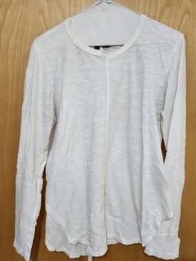 Classic Women's Long-Sleeve Crew Neck Top - White